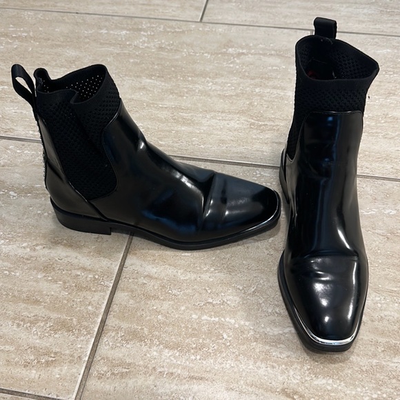 Black boots - Picture 2 of 6